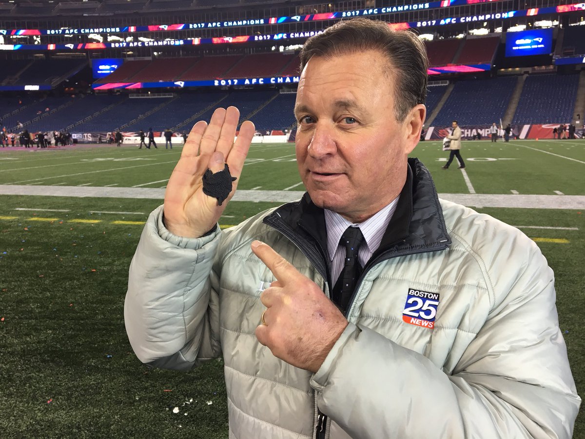 Butch Stearns On Twitter Your Call Disgusting Or Cool This Is The Actual Wrap Tombrady Wore On His Thumb In Afcchampionship Boston25 Bos25sports Courtesy Jeffrobinson25 Https T Co 8vv2j6spq0