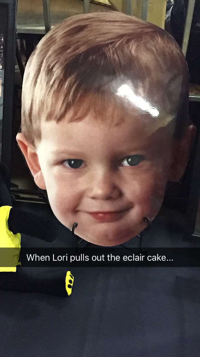 samuelBberry10's tweet photo. Happy Birthday to the dude! Thanks for the great weekend and for many to come! 🎂🎈 #eclaircake https://t.co/PDm2npnEha