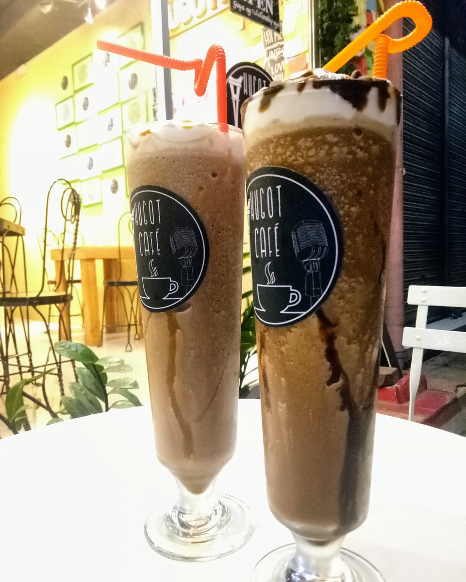 itsmeVA5N's tweet photo. ☕☕😍 @hugotcafemanila @hugotcafemalabon #HugotCafe #Malabon #Coffee #QualityTime #Frappe #DarkMocha #DarkChocolate https://t.co/hZemRBAKbj