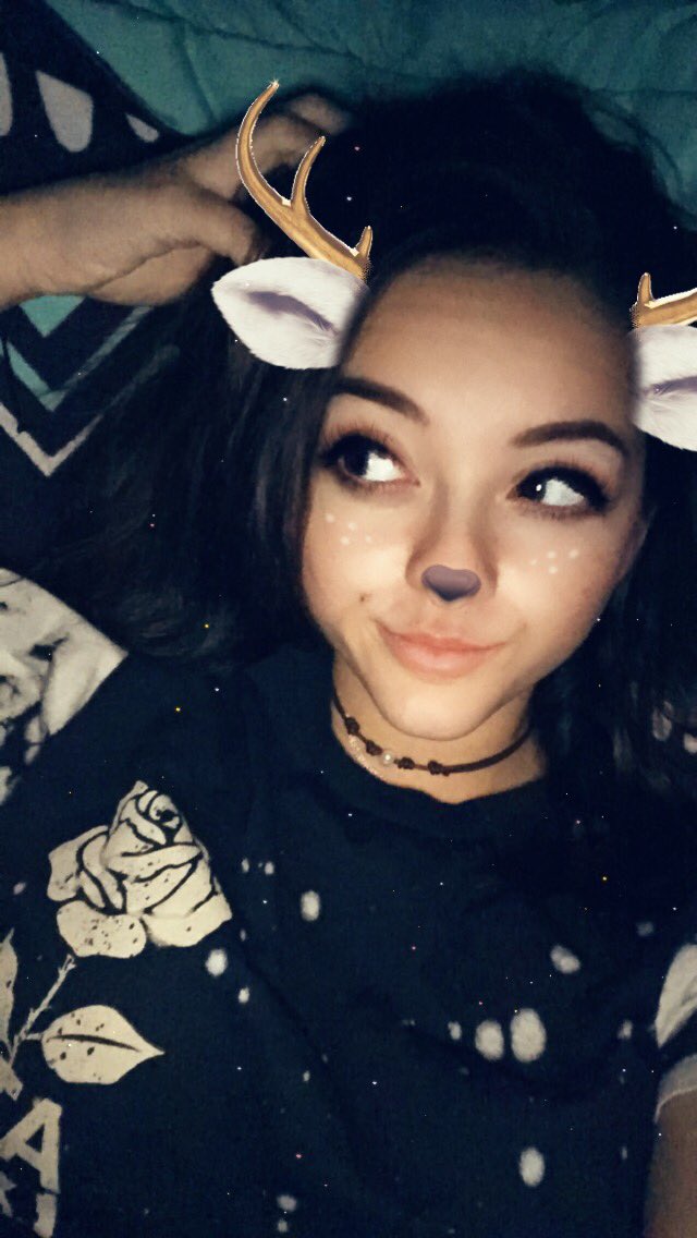 DJDaxxOfficial's tweet image. Hey guys it’s your friendly neighborhood deer here to answer your questions while she has her bf’s account hostage so ask away :)
-Mel