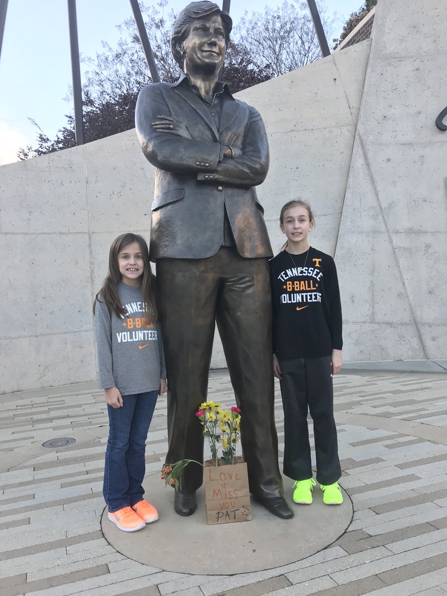 4REELBEATS's tweet photo. #ReelFunTimes When we go to Knoxville, TN #LadyVols #WeBackPat @LadyVol_Hoops https://t.co/7TRCypjjIw