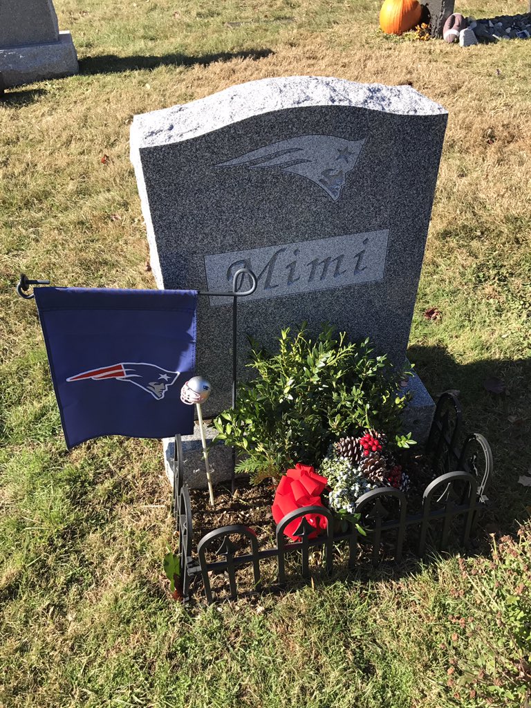 dr_steph_dpt's tweet photo. @Patriots @PRIMESPORT It would be amazing to go to #SBLII in honor of my Mimi, the biggest Pats fan I ever met (just check out her headstone &amp; Pats flag), but crazy student loan debt will keep me from being able to pull the trigger on one of those #OnceInALifetimeExperiences #GoPats #WatchingFromHome https://t.co/GmqDsD4nei