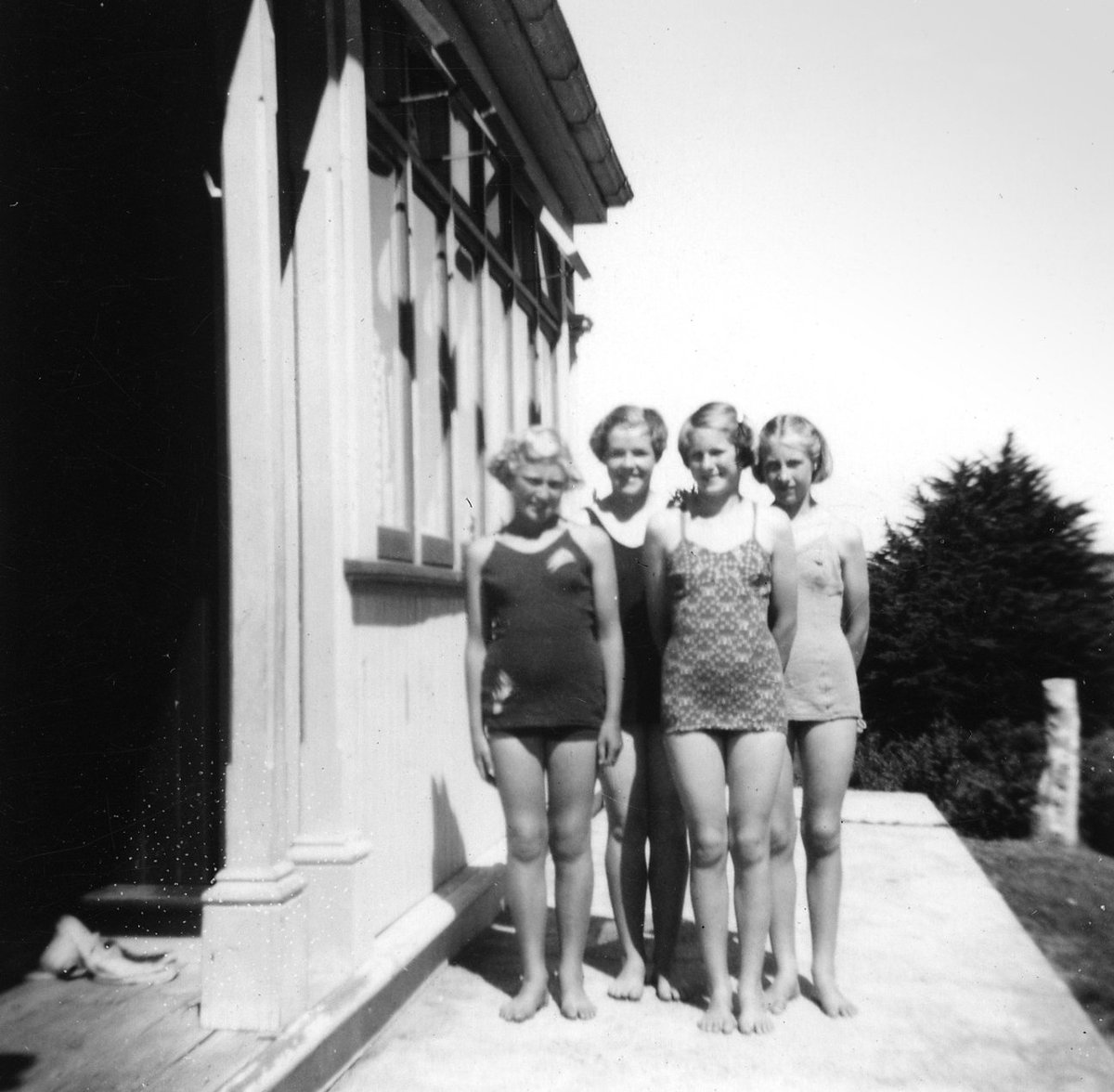 PSOtago's tweet photo. #MondayMemories, the lovely summer has us looking back to past summers . We would love to know what year you think this undated photo was taken. Pictured are children getting ready to cool off of in the stream behind Marama children's home in Lawrence https://t.co/MoZJYETAtF