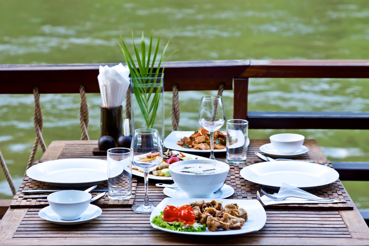 The_FloatHouse's tweet photo. Who is ready to explore the Tastes of Thailand? Tag your foodie friends!
#foodie #friends #TastesofThailand #serenatawonders #naturewonders #FloatHouse #RiverKwai #floatingresort #Kanchanaburi #enjoy #relax #floatinghotel #thailand #travel #experience #traveling #traveltips https://t.co/k1uvpq4N8X