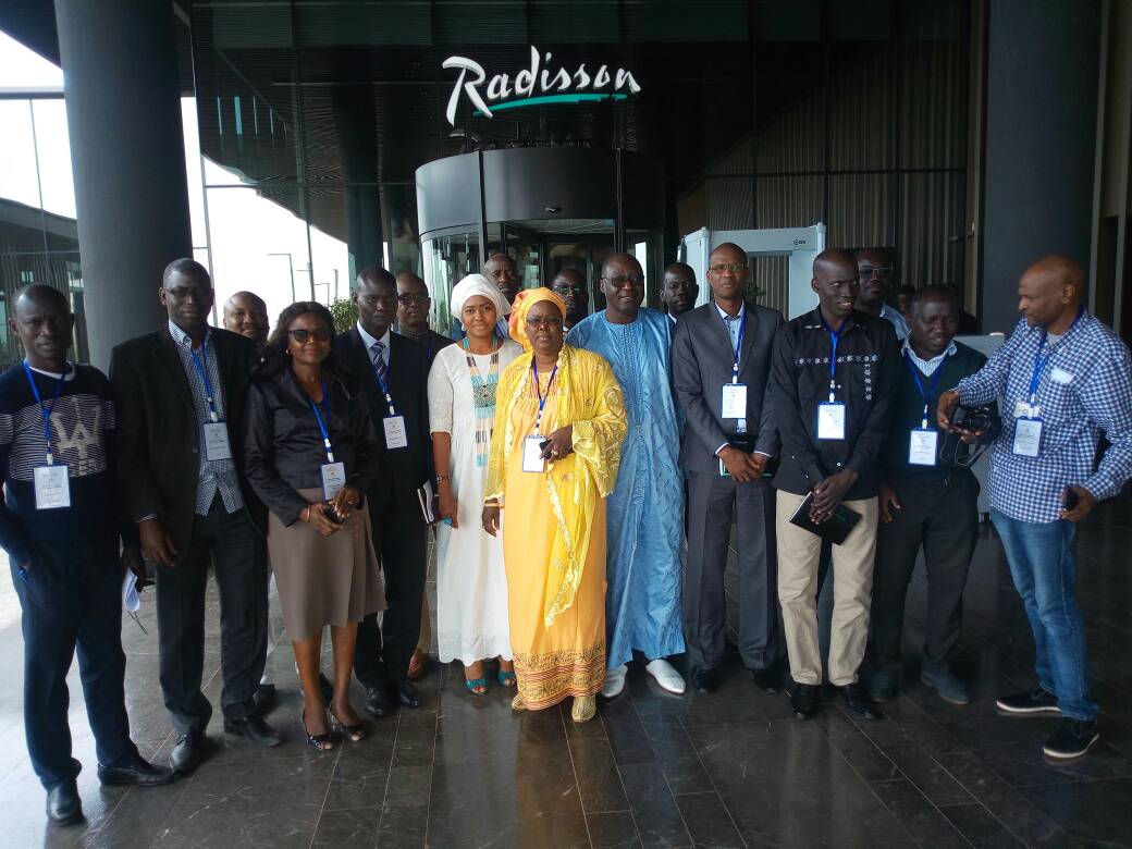 OqsfS's tweet photo. l'#OQSF a organisé les 20 et 21 janvier au Radisson Diamniadio un atelier d'informations de la presse économique #AIPE. Une 15zaine de journalistes du #COJES a été ainsi informée des missions, valeurs, ambition et réalisations de l'#OQSF. https://t.co/Lfahh6fBcg