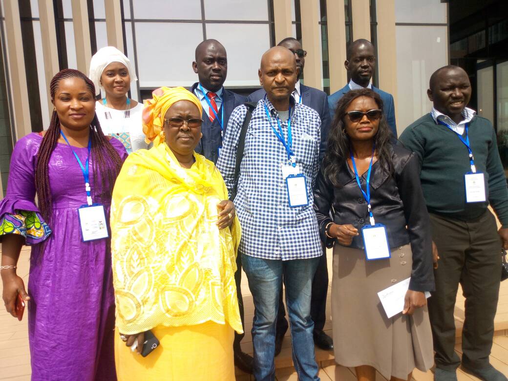 OqsfS's tweet photo. l'#OQSF a organisé les 20 et 21 janvier au Radisson Diamniadio un atelier d'informations de la presse économique #AIPE. Une 15zaine de journalistes du #COJES a été ainsi informée des missions, valeurs, ambition et réalisations de l'#OQSF. https://t.co/Lfahh6fBcg