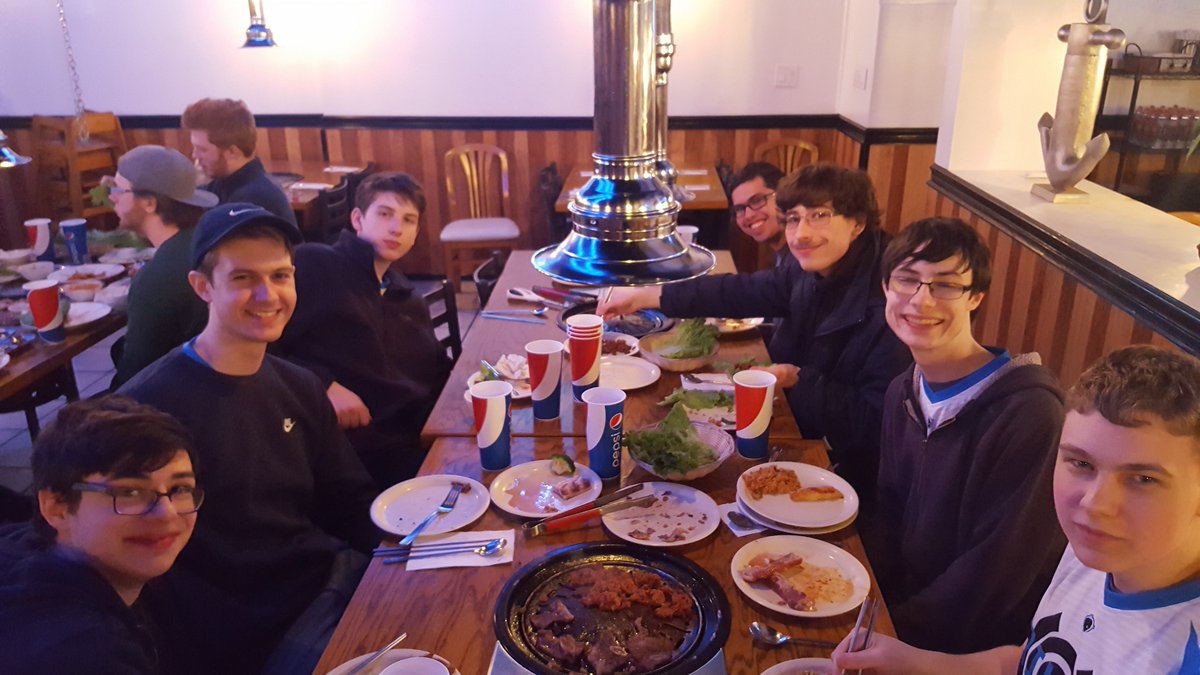RivalGamingPro's tweet photo. Post cheesadelphia dinner with the fam. https://t.co/FCJ58W9acX