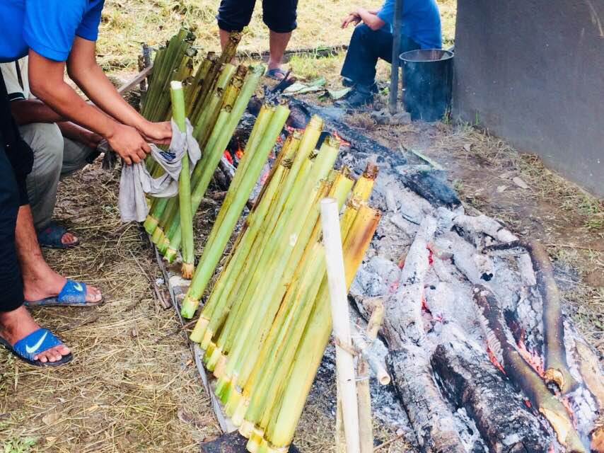 AgriLipis's tweet photo. Gotong Royong melemang dan jamuan perpisahan dua kakitangan yang bertukar.. https://t.co/7XYmRP4MAW