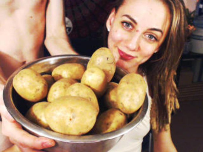 another quality image from our @ImLiveCom account lol. #potatoes https://t.co/rzszvHAF8e<a class="tags" href="/tag/imlivecom">@imlivecom</a><a href="/tag/potatoes"class="tags"><span>#potatoes</span></a>