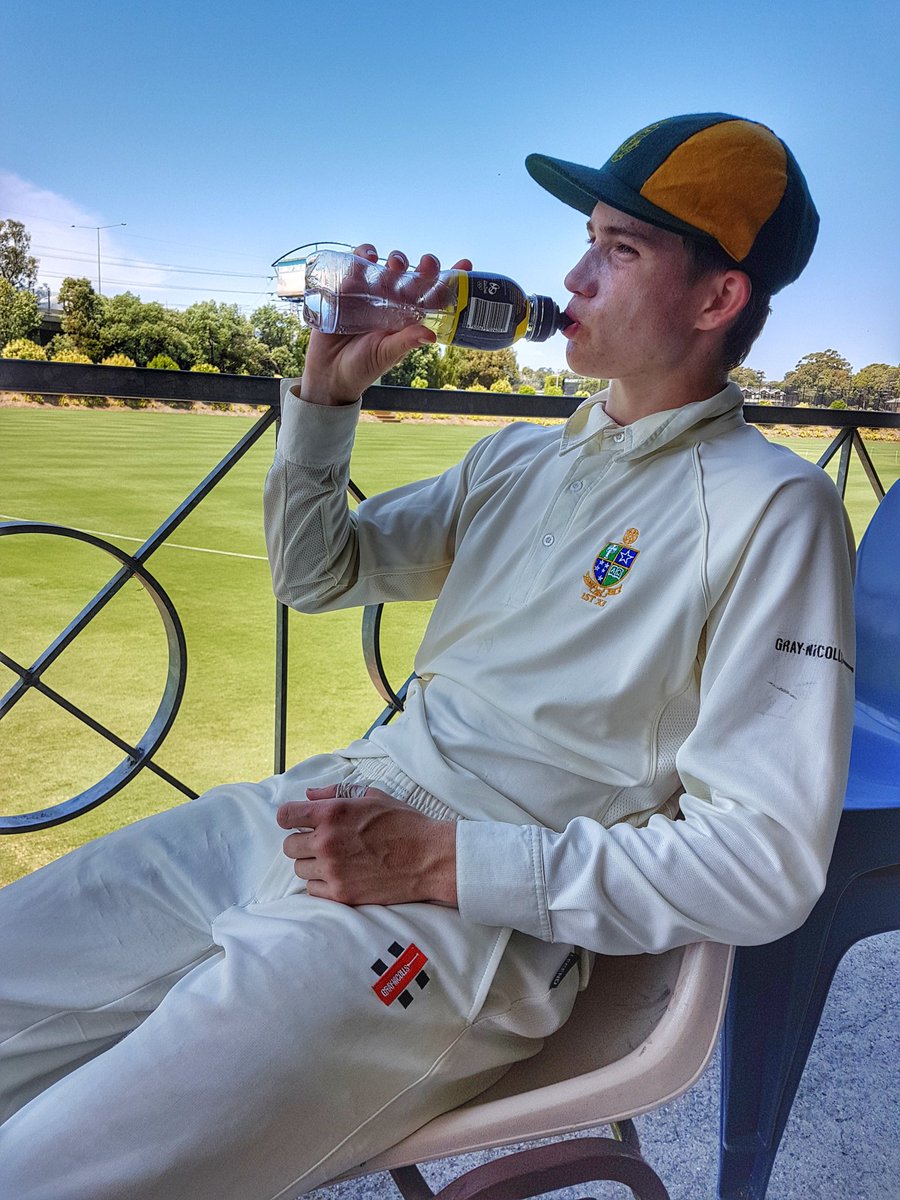 StKevinsCricket's tweet photo. 3-21 off his full complement, to go with his 48 off 47 earlier in the day earns Gus Hanrahan a break in the shade #skevscricket https://t.co/VgCwFoCMmx