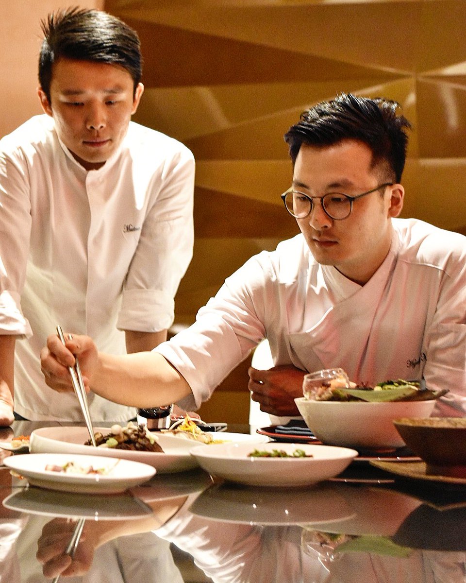 Get your backstage access at NAMU, award-winning restaurant and witness how master chef Ben does his magic! ✨

#WDubai #WInsider #InsiderAccess #WHotel