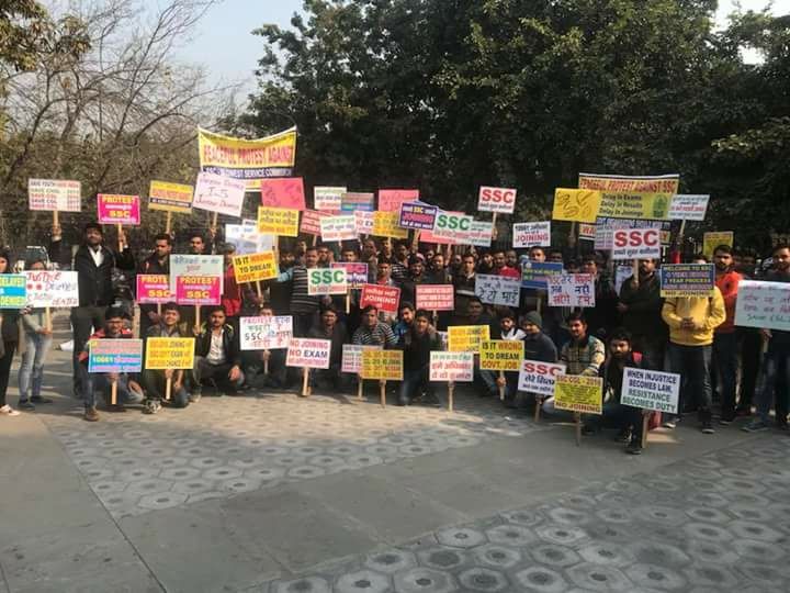 saurav380's tweet photo. #Save_SSC_CGL 
@DoPTGoI 
@PMOIndia @ZeeNews @aajtak @ndtv 
Please look at the gathering at CGO complex lodhi road new delhi https://t.co/AAeAztTxoe