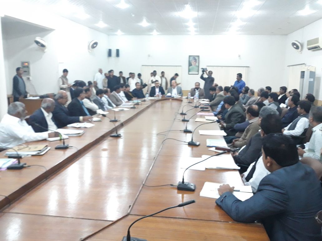 NadeemWassan4's tweet photo. Minster of industries and commerce Manzoor Hussain wassan attending the meeting with all district heads regarding progress of various development schemes and law &amp;order @ khairpur darbar hall 
@BBhuttoZardari @BakhtawarBZ 
@AseefaBZ @MediaCellPPP @MWassan1 @ShahNafisa 
@HWassan https://t.co/5ARUOUg3Xh