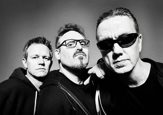 Der er kun 4(!) billetter tilbage til koncerterne med <a href="/Hustlerne/">Østkyst Hustlers</a> på Fatter Eskil! Køb dem sammen med din nabo. #dkmusik #aarhus #Live #påske
bit.ly/2G5qSZw