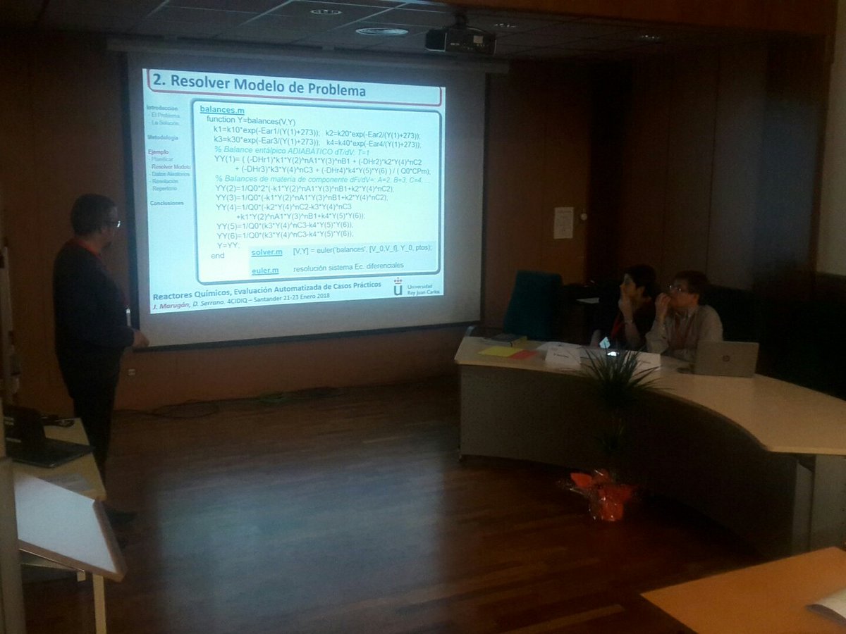 ivcidiq2018's tweet image. Prof. J. Marugán @urjc nos habla sobre como generar problemas aleatorios de reactores químicos individualizados para cada estudiante!! #aprenderhaciendo #chemicalreactors