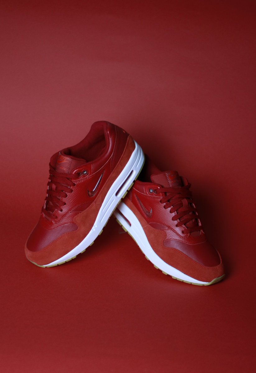 StormShop's tweet photo. Tenemos el horno calentito♨
Nike Air Max 1 Jewel y Nike Air Max 95 PRM
Disponibles en tienda y online
https://t.co/JDP98R528b https://t.co/Hfmw52mfNa