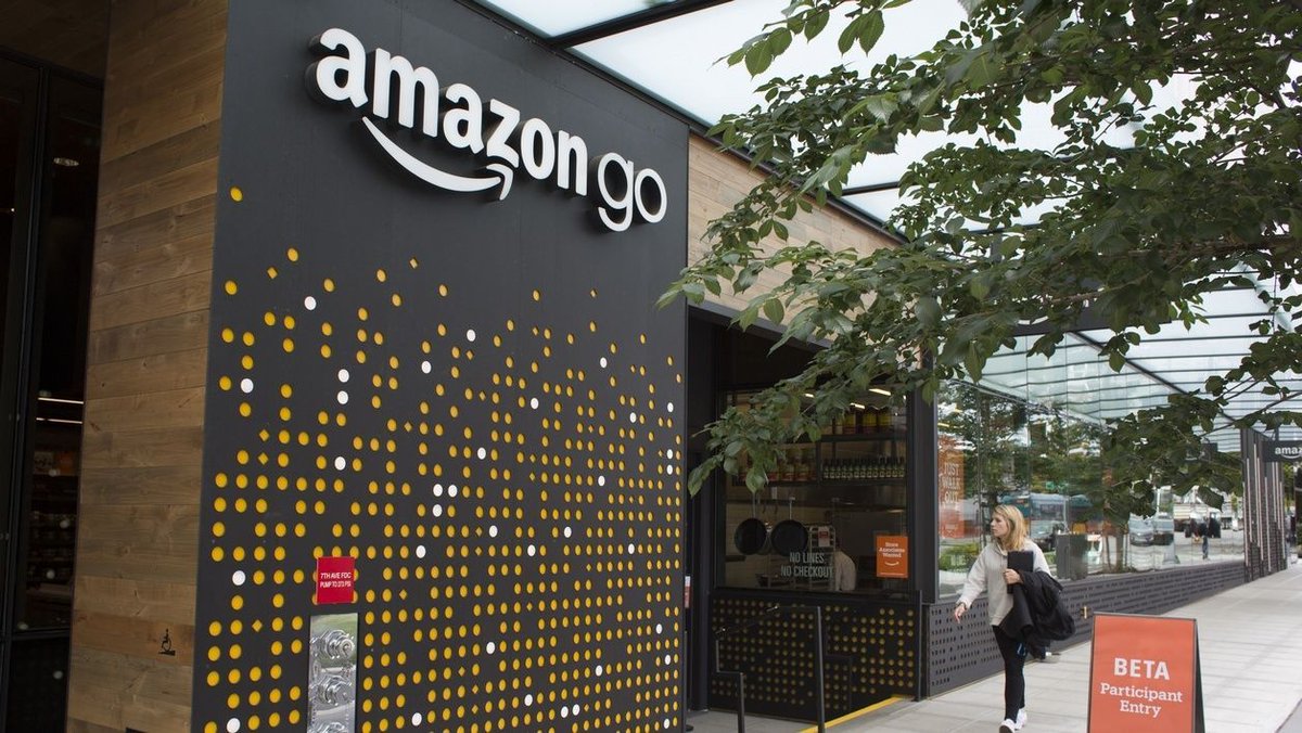 EnjoyDigitAll's tweet photo. 🗞[#Lactu] #LetsGo : #AmazonGo ouvre son premier supermarché du futur sans caisse et sans queue ! https://t.co/OnLTslw3KA v/@01net #FlashDigitAll

#Retail #Tech #Amazon #futureofwork #Commerce #Yechnology #TransfoNum #Transformation #Future #FutureDecoded #Ecommerce https://t.co/OjQxsYcoMz