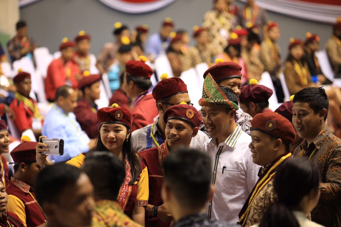 imam_nahrawi's tweet photo. Mendampingi Bapak Presiden @jokowi meresmikan Kongres Nasional XXX Perhimpunan Mahasiswa Katolik Republik Indonesia di Jakabaring,Palembang. PMKRI hrs mjd garda terdepan yang setia mengawal Pancasila dan tdk hanya menanamkan semboyan NKRI harga mati tetapi NKRI sehidup semati.-IN https://t.co/yCStgV4s3z