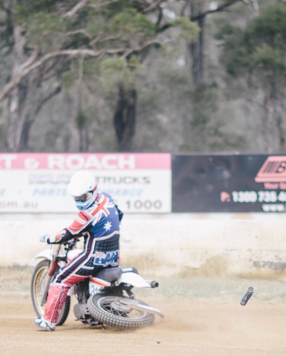 Silodrome's tweet photo. I think your wheel alignment is out.
📸 Pete Cagnacci
#flattrack #wheelalignment #welltheresyourproblem #racing #moto #motorcycle #motorbike #bike #suspension #bang https://t.co/tzoIdkhiTP