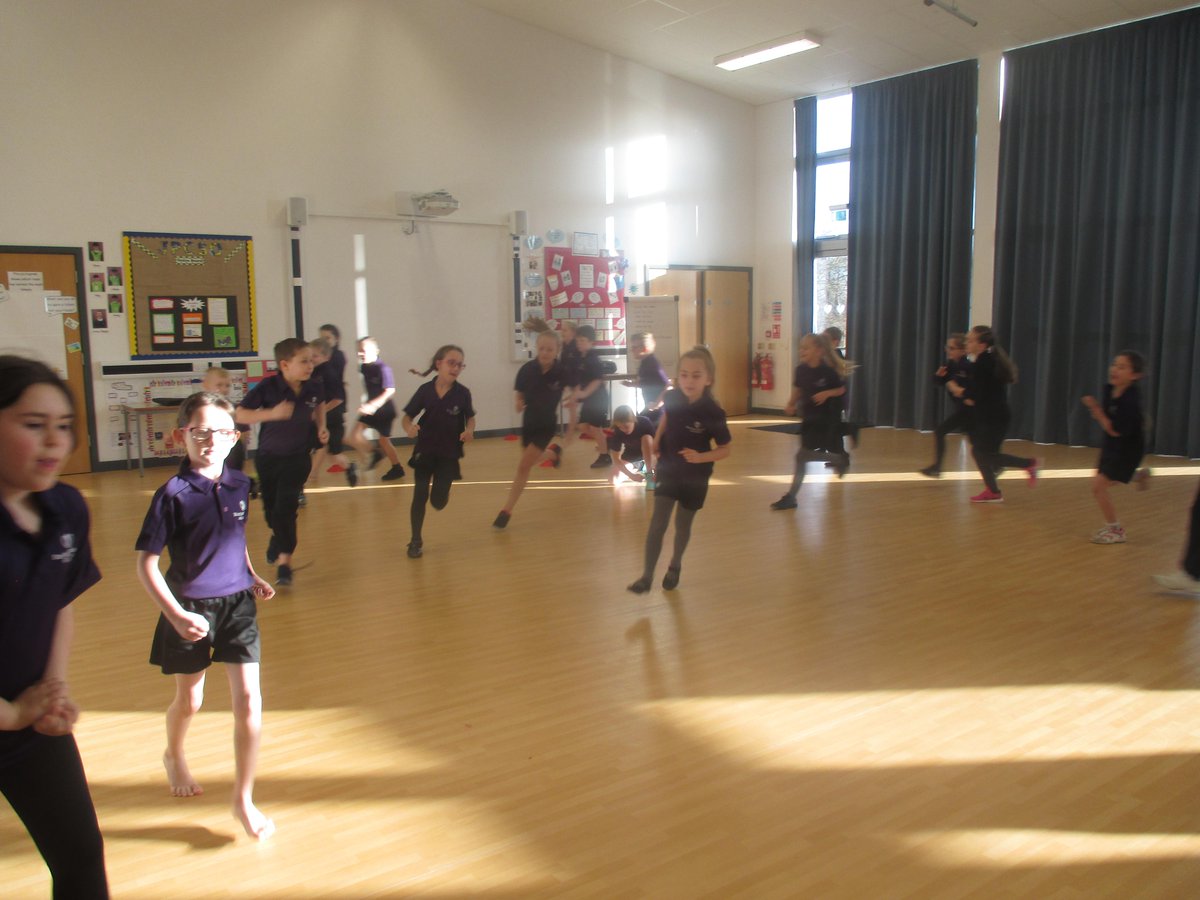 BeaconAcad's tweet photo. Y4 have been learning about our heart rate with Mr Parker @JBSportCoaching. We walked, jogged then ran and our heart rate went up for each activity. We will try to do the 30 min a day challenge! #activebursts #heartrate #fitness https://t.co/yiZ13dKLzO