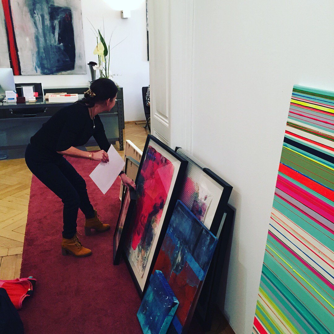 ZahnarztFFM's tweet photo. Neue #Kunst von Caroline Bechthold-Kern an den Wänden des #MaxBeckmann Haus in #Frankfurt bei #ZahnarztFrankfurt -> reinschauen lohnt sich! https://t.co/LXAu2X0gYm