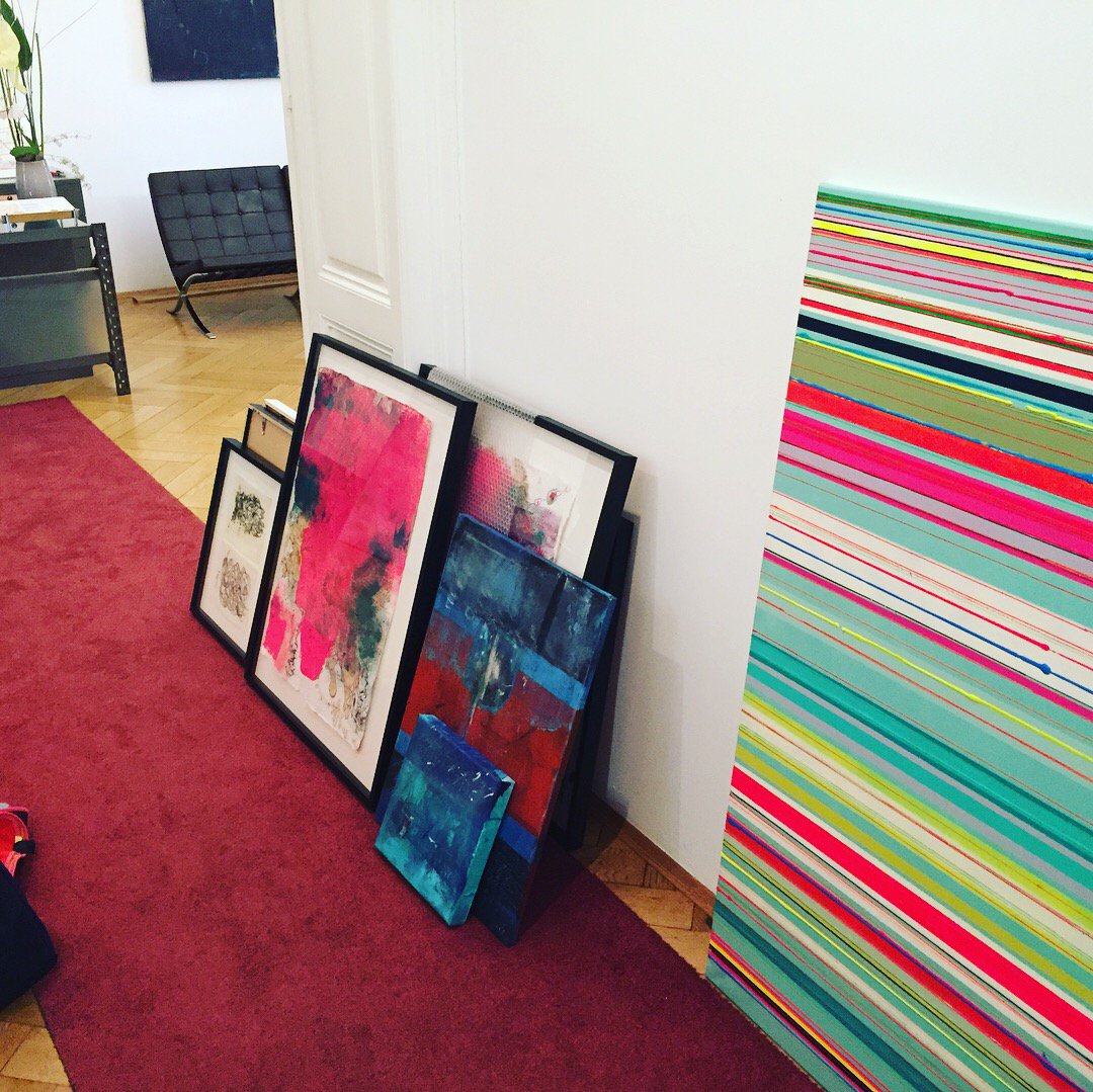 ZahnarztFFM's tweet photo. Neue #Kunst von Caroline Bechthold-Kern an den Wänden des #MaxBeckmann Haus in #Frankfurt bei #ZahnarztFrankfurt -> reinschauen lohnt sich! https://t.co/LXAu2X0gYm