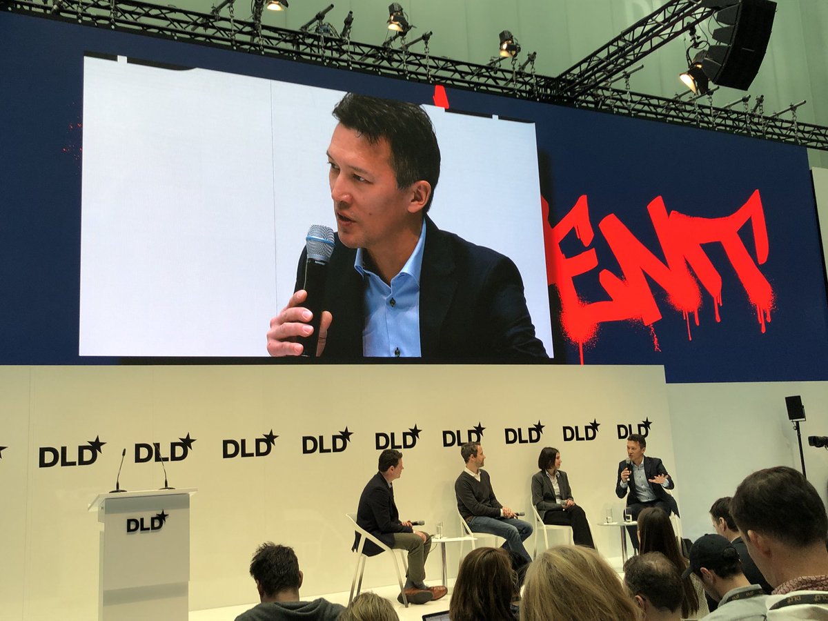 RiemenspergerF's tweet photo. Airbus S&amp;D CEO Dirk Hoke @hodike says we underestimate the speed of change in #digitalisation - we need to invest in #culture, change and #people to accelerate the #digitalrevolution #DLD18 @Airbus @Accenture https://t.co/30bgJ5DxGb