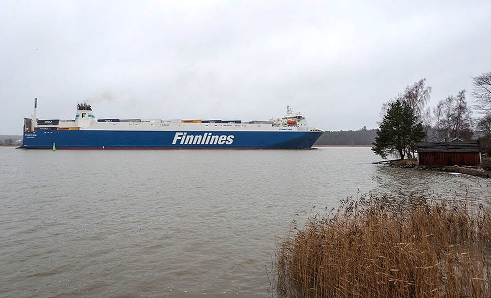 PortOfTurkuFI's tweet photo. Tulevana viikonloppuna saapuu @FinnlinesFI'n toinen linjaliikenteessämme liikennöivä pidennetty alus. #Finnlines #Finnwave #Finntide #rahtiliikenne #linjaliikenne https://t.co/iTwBD2GcYQ https://t.co/r9FgV19Jfw