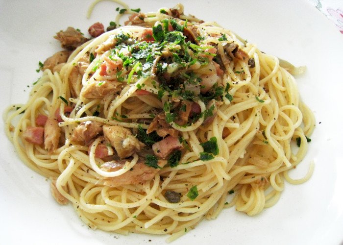 BaccoCucina's tweet photo. La #ricetta e la #storia degli #spaghetti alla #carrettiera nella versione #romana con l'aggiunta di #funghi #porcini, #tonno e #pancetta. ;)
https://t.co/2t6QvDlSXx 
 #Sicilia #Roma #pasta https://t.co/Aapf70YRQu