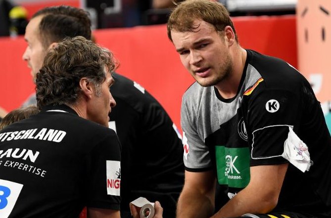 SPORTBILD's tweet photo. #Meniskusriss! Bitteres #EM-Aus für Paul #Drux
https://t.co/WGvasJfqFg https://t.co/UvsF2vLVX1