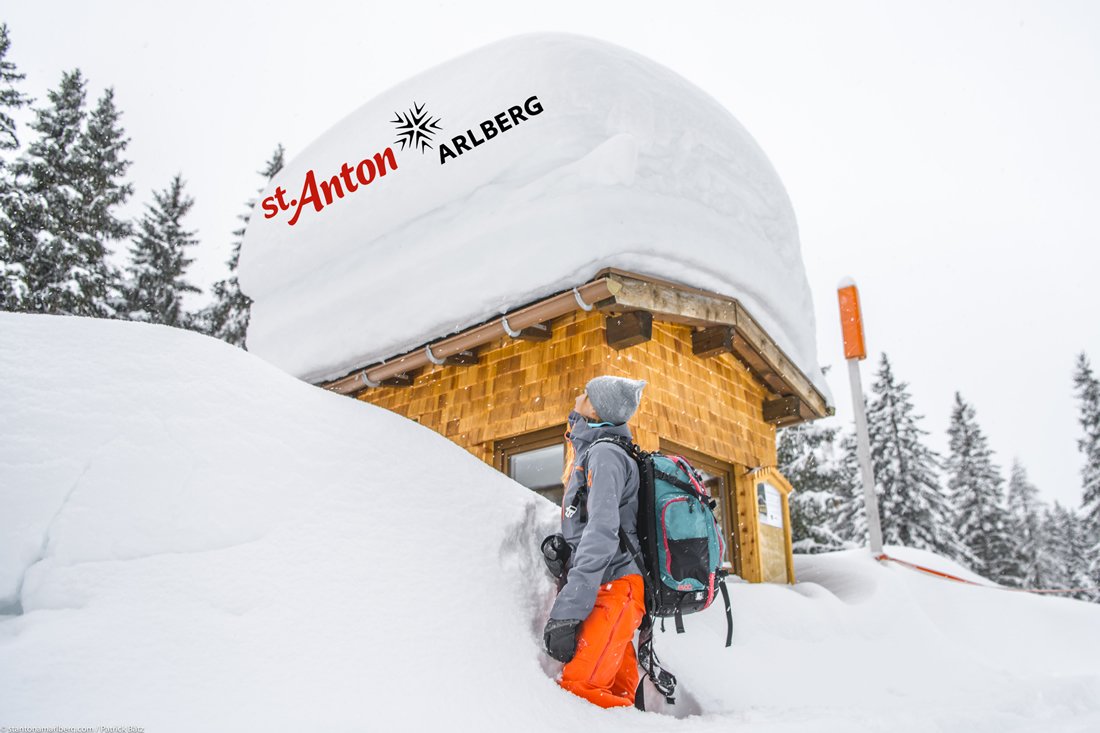 Since the avalanche situation will continue to be critical, we kindly request you to stay safe and not to leave any secured/safe place under any circumstances. Latest Information on ... goo.gl/L6yXUJ #stantonamarlberg #arlberg #alps #austria #snowfall
