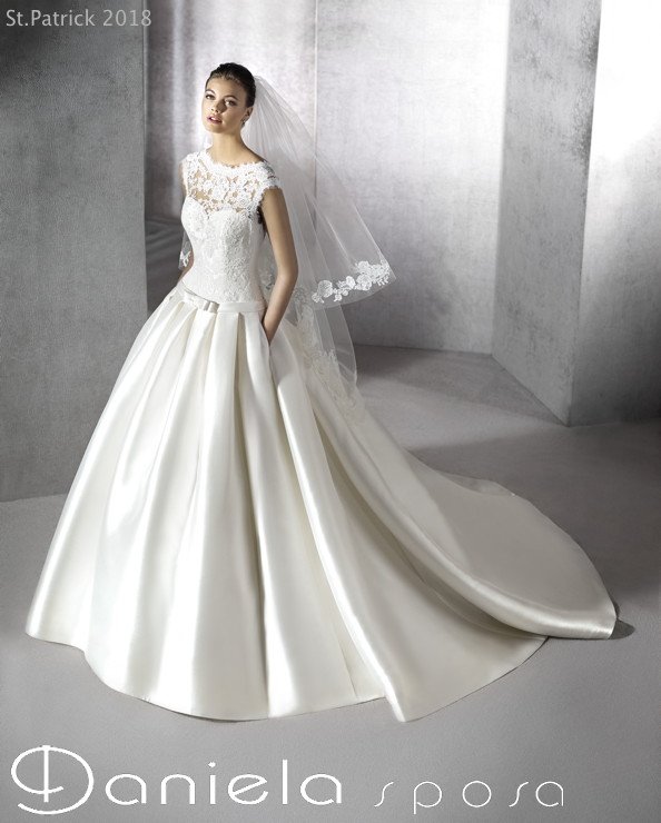 DanielaSposa's tweet photo. Visita il nostro sito https://t.co/gun4ojkcom e scopri tutte le nostre collezioni! 
Noi ti aspettiamo in atelier, in Via XX Settembre, 32 – Mirano 
#Danielasposa #ateliersposa #abitodasposa #weddinginitaly #matrimonio https://t.co/NkKHuQjWxt