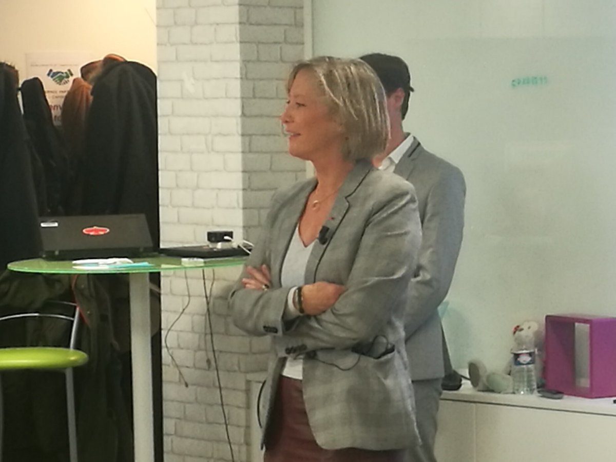 MondeInformatiq's tweet photo. Conclusion de la cérémonie d'ouverture du #DefiH 2018 par la secrétaire d'État @s_cluzel dans le lab de @capgeminifrance https://t.co/OPytfVwcy7