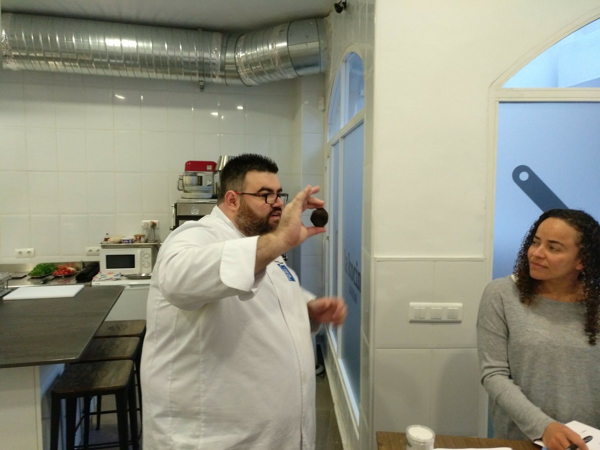 etruf_'s tweet image. #Impresionante curso de @matteomanzato en la #KocinaGastrolab de @RichardATopChef y @Jordichef23 con #trufa de @etruf_ ¡Nos vemos en @SalonHyT @GastroMkg  !
