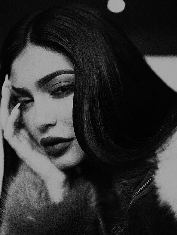 ~22O118.
    Sweet creature.