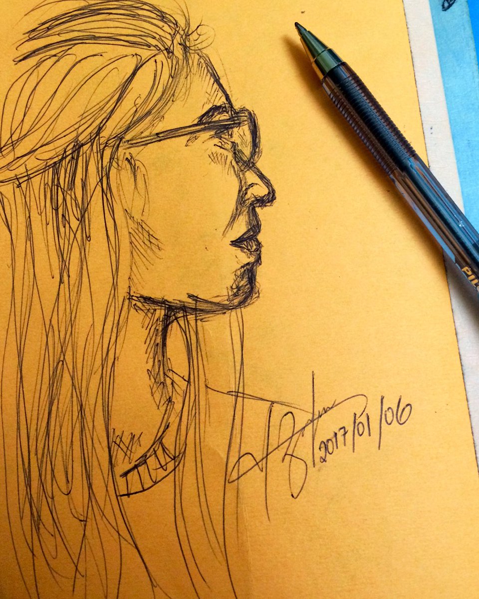 jtdrawsalot's tweet image. Quick live sketches of my classmates 
😂😂😂😂 

#artistsontwitter #jtdrawsalot #artsy #artph #sketch #art #artoftheday #livesketcj