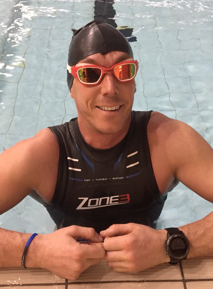 DavyKerrParTri's tweet image. Lovey my new Zone3 wetsuit, another early start for Commonwealth Training #iRaceZone3