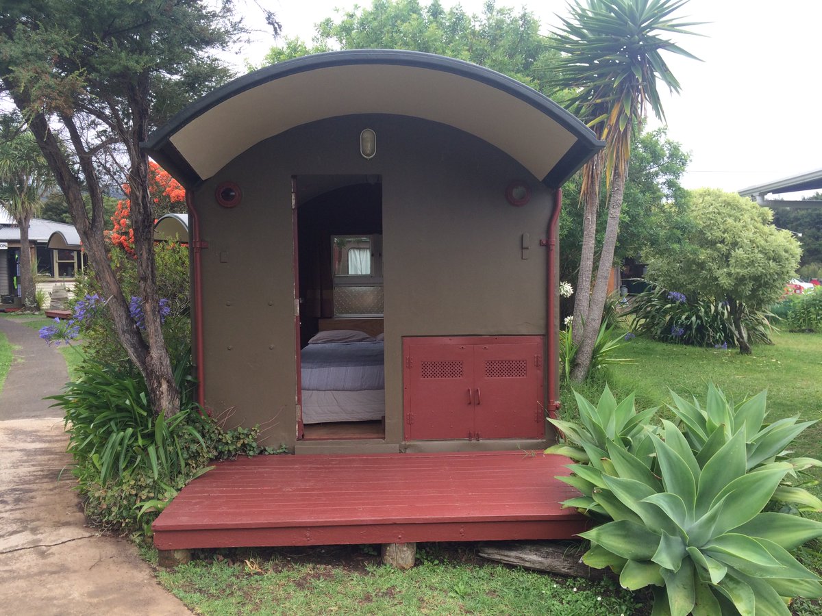 ShafikMeghji's tweet photo. My first night in a βcabooseβ, aka a converted train carriage, at #Solscape #Raglan #rgontheroad https://t.co/Mw8bMr0H4m