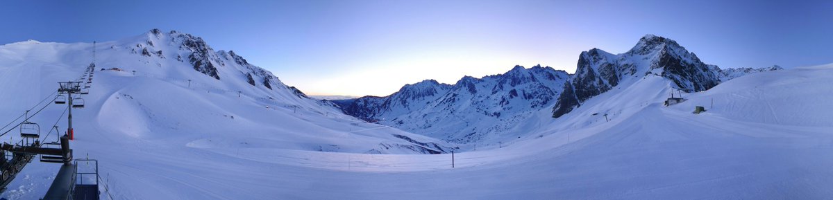 😎 Après un WE capricieux, c'est parti pour 3 jours de TOP conditions au #grandtourmalet #npy ⛷⛷⛷