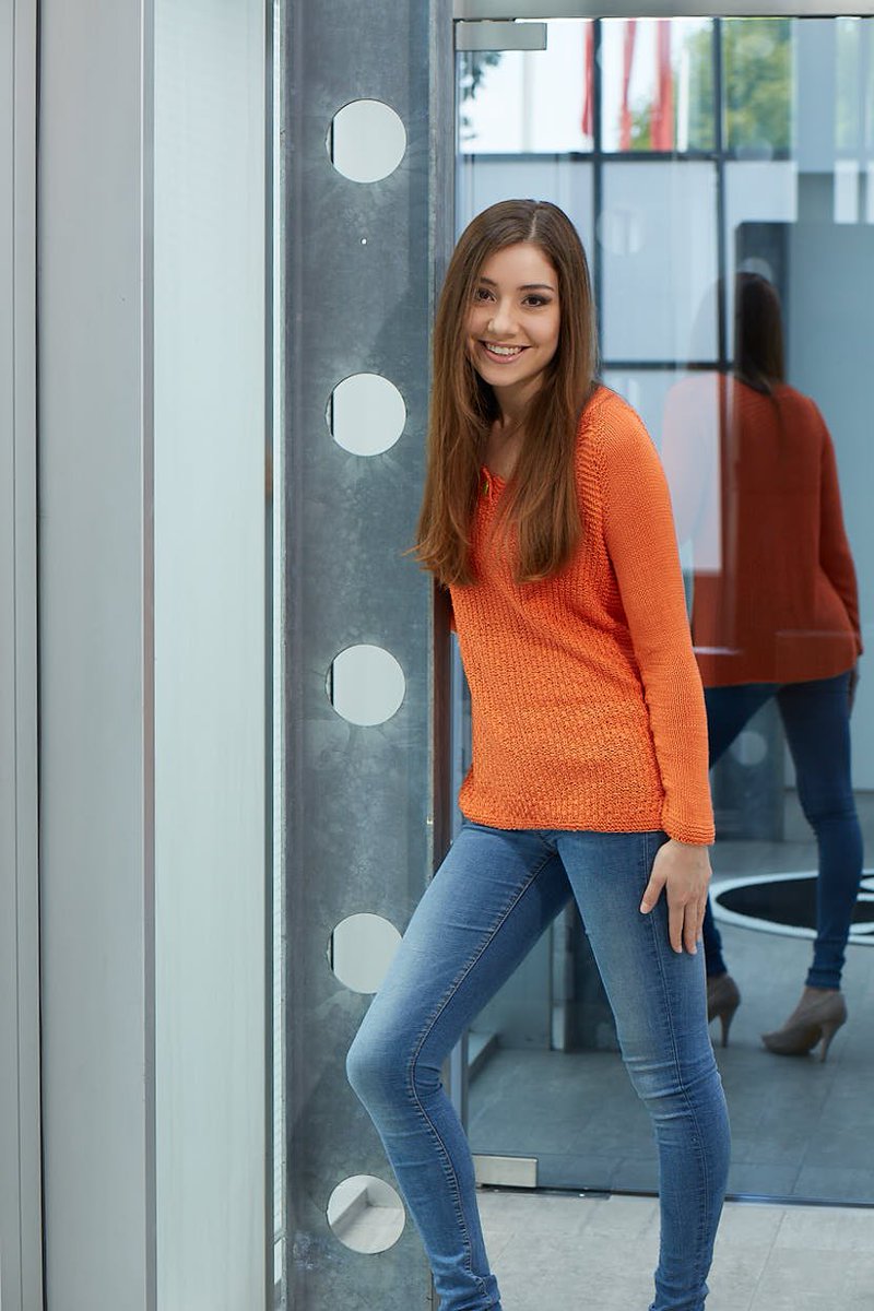SteinbachGmbH's tweet photo. Mit einem Lächeln in die neue Arbeitswoche starten – und alles geht ein bisschen leichter von der Hand. :-) #mondaymorning #knitting #knittinglove #wolle #officelife #fortodayslifestyle #steinbachwolle #steinbach https://t.co/L6cAZEQRY1 https://t.co/8SI8WIqaef