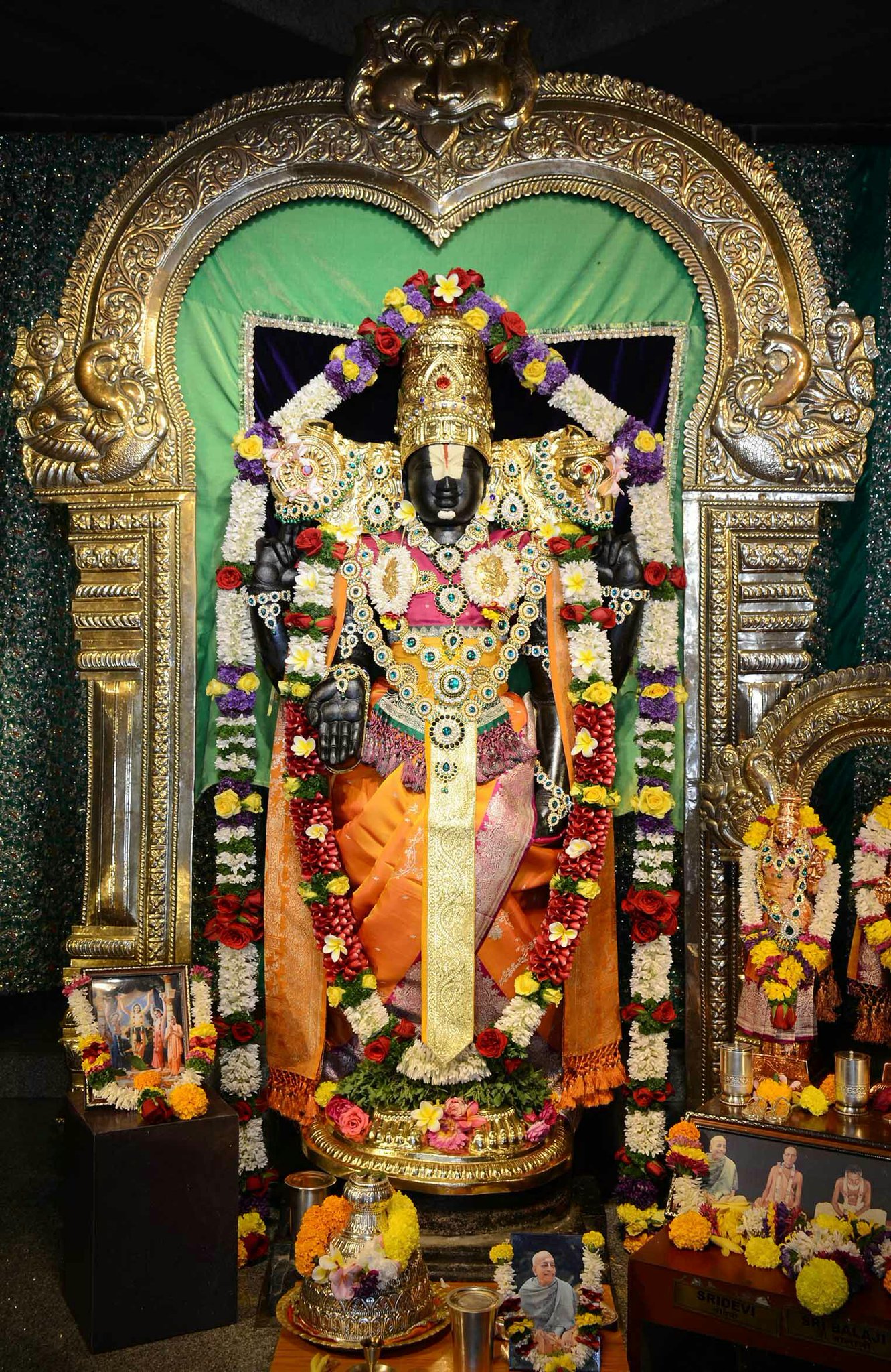 ISKCON Pune On Twitter Monday Darshan Https t co iIgqasXnvg iskcon-pune-on-twitter-monday-darshan-https-t-co-iigqasxnvg
