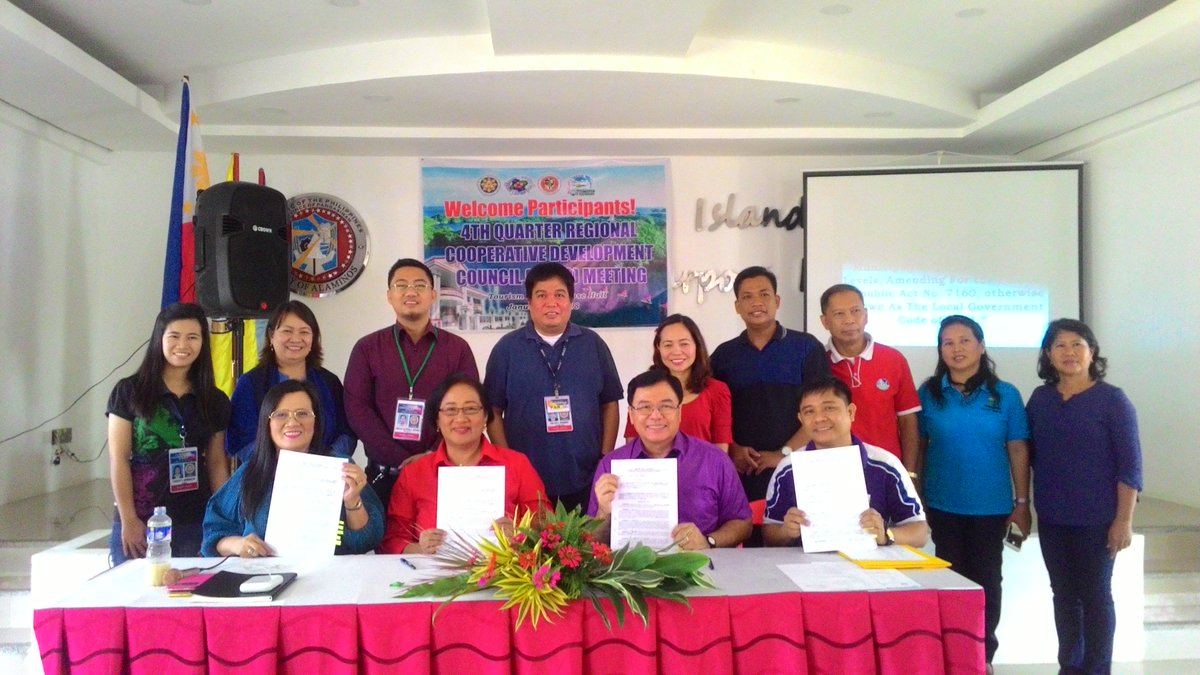 dswdfo1's tweet photo. DSWD, CDA-DEO seal partnership on microenterprise projects 
Read more: https://t.co/7MCSBGFQhV
@dswdserves #DSWDMayMalasakit #DSWDLivelihood #SulongKabuhayan https://t.co/qcYKB8ERIE