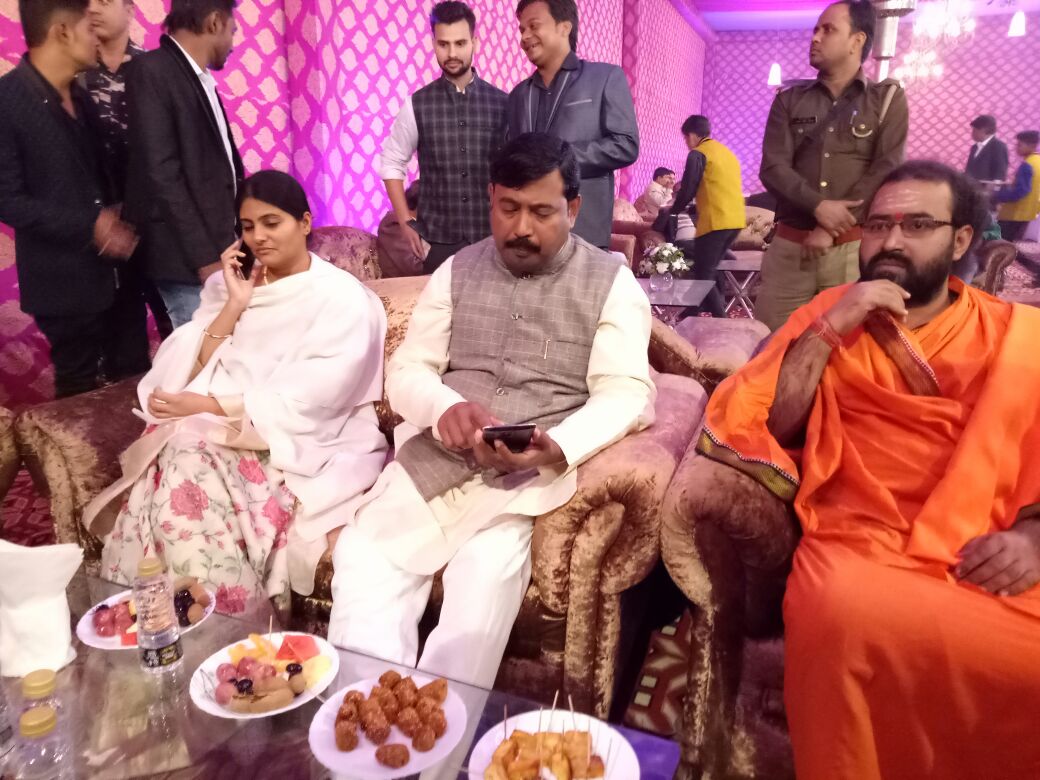 jansenaparty's tweet photo. भारत मे केंद्रीय मंत्री अनुप्रिया पटेल एवम अपना दल के राष्ट्रीय अध्यक्ष आशीष पटेल व राष्ट्रीय प्रवक्ता  ब्रजेन्द्र पटेल जी के ��ाथ जनसेना के राष्ट्रीय अध्यक्ष श्रीबाल योगी अरुणचैतन्यपुरी जी महाराज।। https://t.co/aaSvv5IHR1