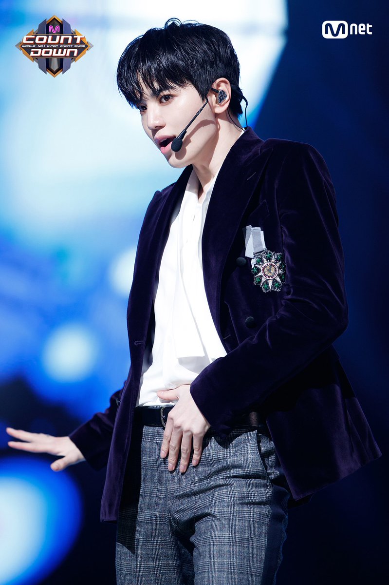 infinite_sync's tweet photo. [PIC] 180122 Mnet Mcountdown Official Photos - #INFINITE #TellMe2ndWin (link: https://t.co/IvxLjFJtK8) 

#Sungjong https://t.co/v2scK8LGQ8