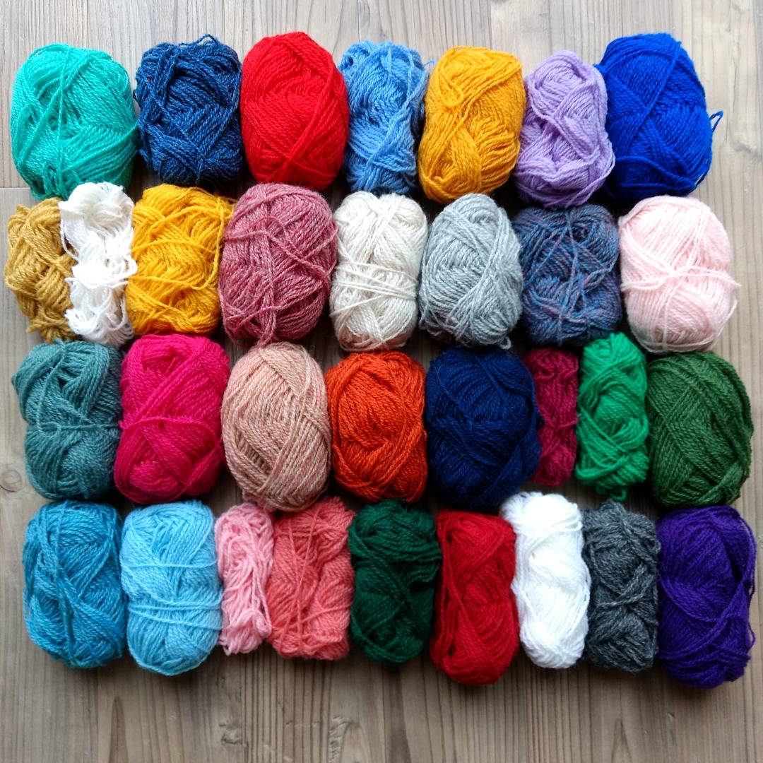 LouDawsonDesign's tweet photo. I had a sort out over the weekend and I now realise I have a LOT of Shetland wool! This is what I use to knit my jewellery so if you'd like to request a piece in a particular colour combo, please do get in touch! #shetlandwool #wool #jewellerymaking https://t.co/8QpIWSIXoP
