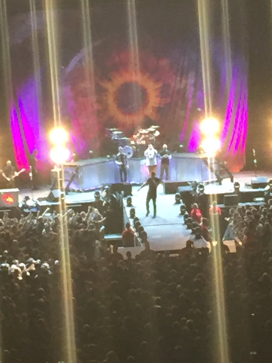 Treyceigh's tweet photo. @breakingbenj @TheOfficialA7X @BenBurnleyBB #Ottawa #CanadianTireCenter #TheWholeFamEnjoyedTheShow #BoxSuite Absolutely LOVED the show ๐ค๐ผ๐ค๐ผ๐ค๐ผ https://t.co/jPf9ORQuT8