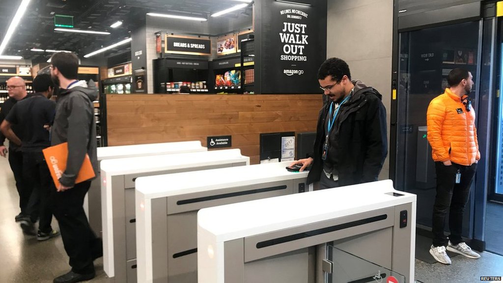BBCWorld's tweet image. Amazon opens its first supermarket without checkouts in the US.

So how do you buy your groceries?

bbc.in/2F22wi2