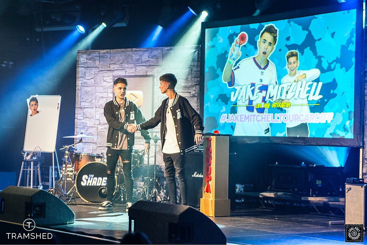 CoalPoetMedia's tweet photo. Jake Mitchell || Tramshed Cardiff || 19.01.18
Jake Mitchell and Lee Hinchcliffe performing on the first night of the tour in Cardiff.
#JakeMitchellTourCardiff https://t.co/qKMz601AJZ