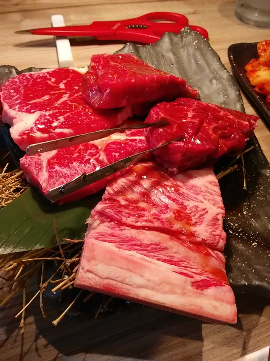 こみトレに参加された皆様お疲れ様でした、雪の中無事帰宅しましたー。せっかく撮ったので肉の写真。本当に美味しくていい店でした…! 