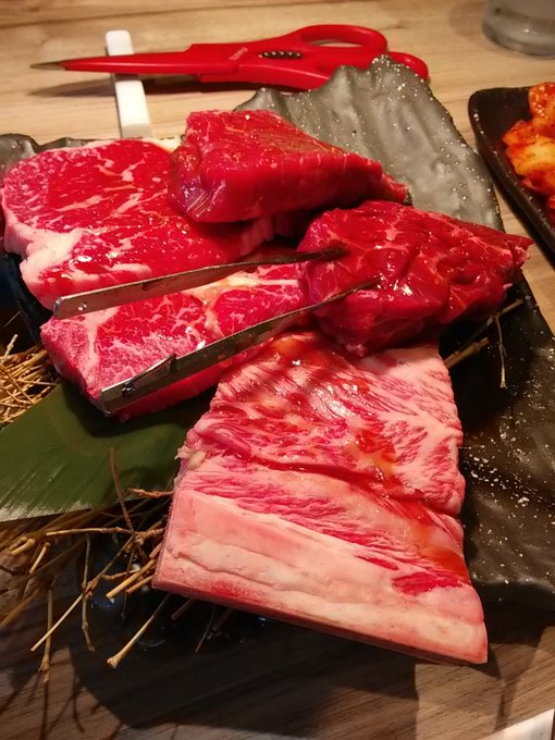 こみトレに参加された皆様お疲れ様でした、雪の中無事帰宅しましたー。せっかく撮ったので肉の写真。本当に美味しくていい店でした…! 